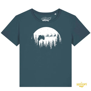 Weihnachtsmann fliegt mit Traktor über Wald / Damen Organic Shirt