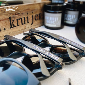 Sonnenbrille Zum Glück Dorfkind schwarz nachhaltig Dorfkram®