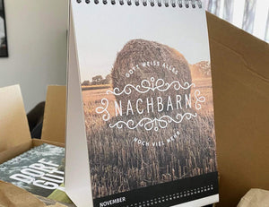 Gott weiß alles Nachbarn noch viel mehr. Kalender für Dorfkinder Dorfkram®