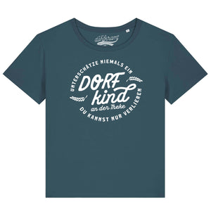 Unterschätze niemals ein Dorfkind an der Theke / Damen Organic Shirt