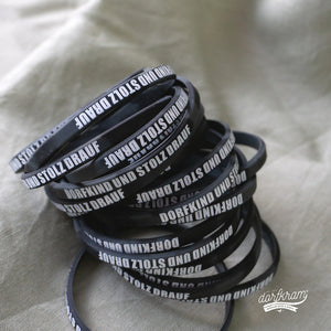 Silikon Armband schwarz Dorfkind und stolz drauf. Dorfkram® 