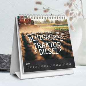 Kalenderspruch mit traktor. Blutgruppe Traktor von Dorfkram® 2025